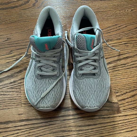 Asics GT 1000, Size 9.5, NWT, No Box - Picture 2 of 9